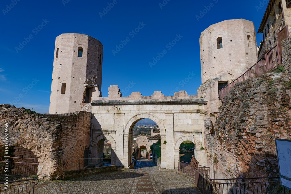 Φωτογραφία Two Roman-era towers at the entrance to Spello, a historic town in Umbria, Italy