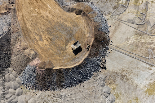 Quadro su tela process of forming huge platforms with mine waste fill