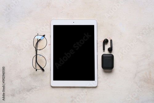 Tablet computer, eyeglasses...