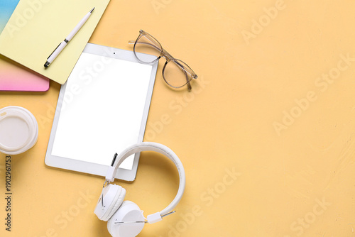 Composition with tablet com...