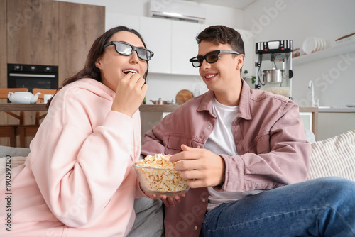 Cute couple with fresh popc...