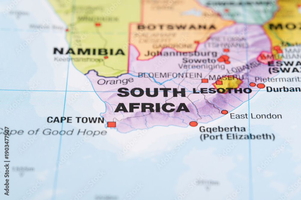 Obraz premium Close-up map of South Africa showing major cities and surrounding countries