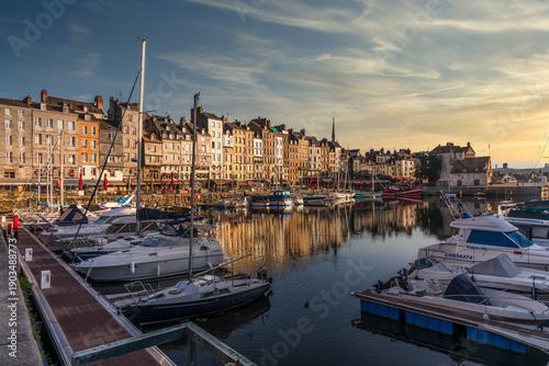 Fotografi Sunset scenery in beautiful town of Honfleur in France with a little harbor