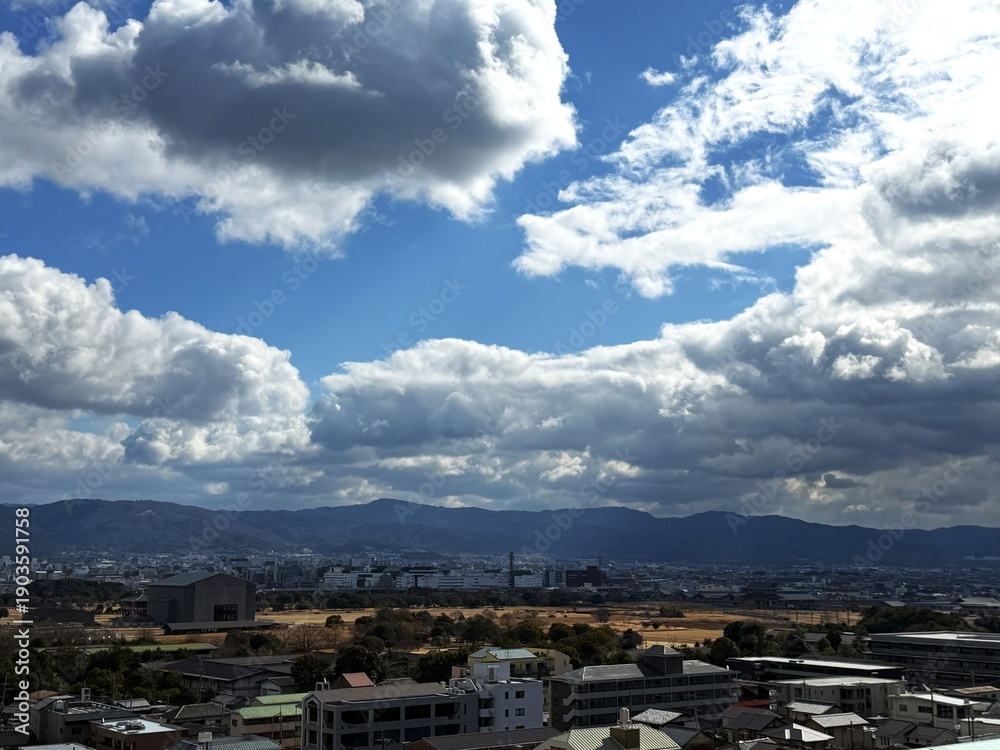 Fototapeta premium 高い場所から見た平城宮跡と奈良・天理方面の景色
