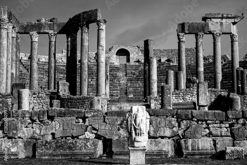 Obraz na plátně Archeologia in bianco e nero