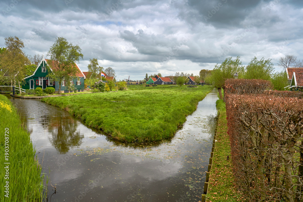 Obraz premium Scenic view in the peaceful countryside in the Netherlands
