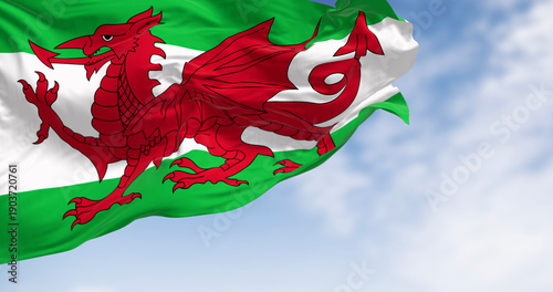 Foto The Wales flag waving in the wind on a clear day