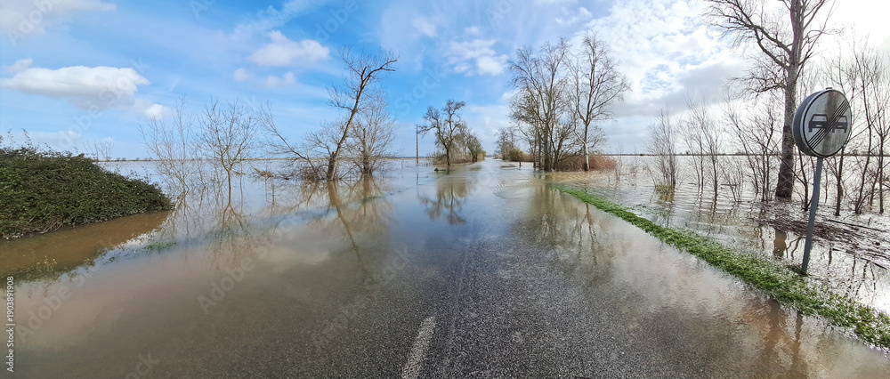 Εκτύπωση καμβά The impact of floods in Portugal in 2026, when rivers overflow and inundate agricultural fields