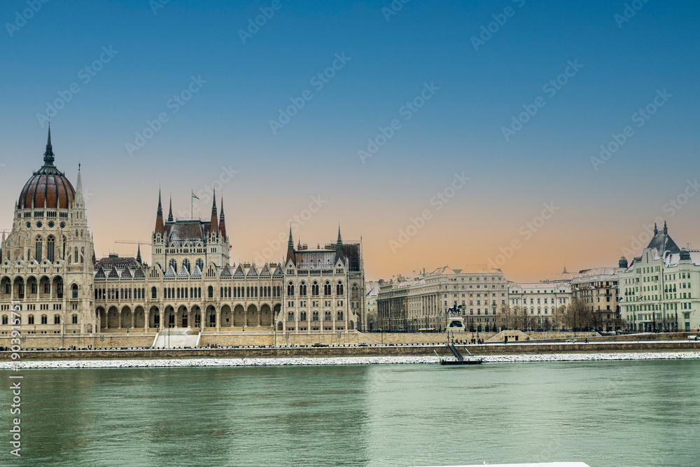 Fototapeta premium Escapada invernal por Budapest, Hungría