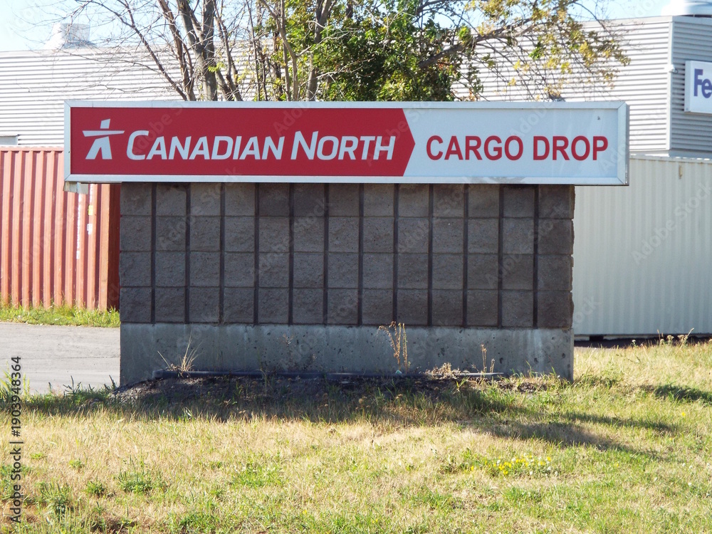 Naklejka premium Ottawa, ON, Canada-July 12,2025: A red and white 