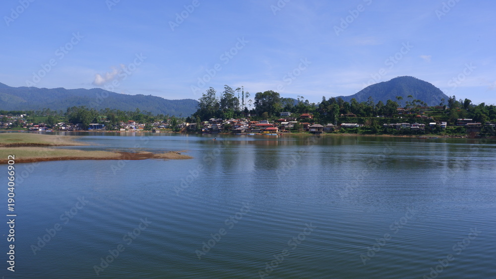 Obraz premium lake and mountains