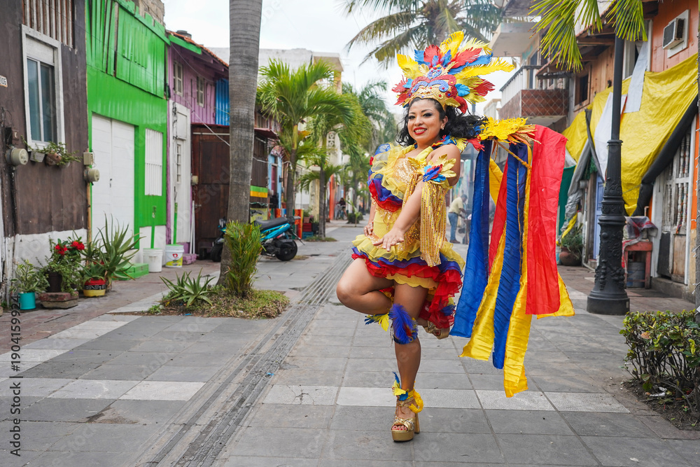 Naklejka premium Happy dancer celebrating carnival in Mexico street