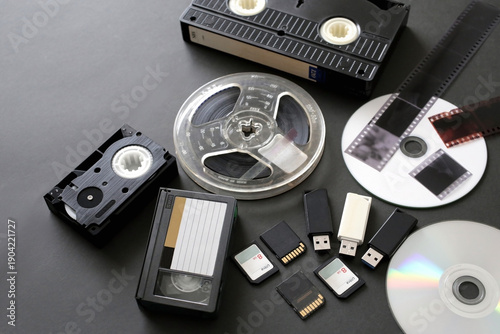 Fototapeta デジタルとアナログの記録媒体の集合写真