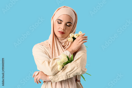 Beautiful Muslim woman in b...
