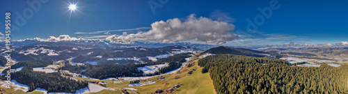Panel kuchenny z motywem Chuderhüsi, Röthenbach im Emmental, Kanton Bern, Schweiz, Luftaufnahme Februar 2026