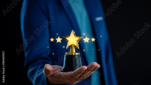Schilderij op canvas Gold star trophy for success and business achievement