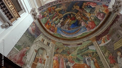 In the apse of Spoleto Cathedral, Lippi’s final masterpiece depicts the Life of the Virgin. Vibrant colors and grand scenes, from the Annunciation to the Coronation, define this Renaissance jewel