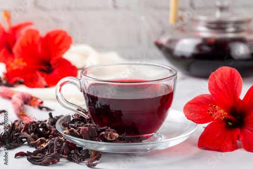 Hibiscus tea, flower and dr...