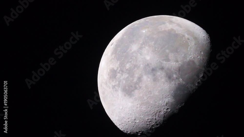 Footage of waning gibbous moon on 6 February 2026. The illuminated surface of the moon is 78% and getting smaller. The lunar cycle is 19 days old