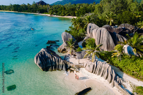 Foto Discovering the breathtaking beauty of Anse Source d'Argent beach in Seychelles