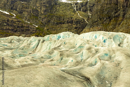 Obraz na plátně Detailed Texture of Blue Glacier Ice and Crevasses