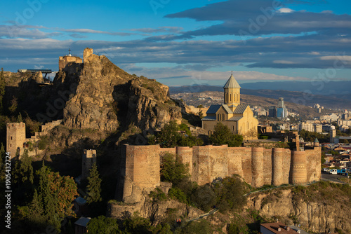 Konstfotografi Narikala Fortress And St Nicholas Church In Golden Sunlight