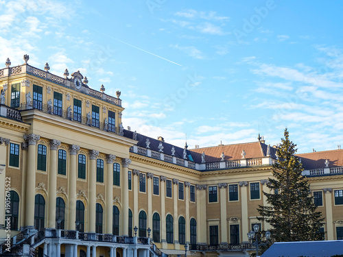 Fotografía Schonbrunn Palace, the summer residence of the Habsburg dynasty in Vienna, Austr