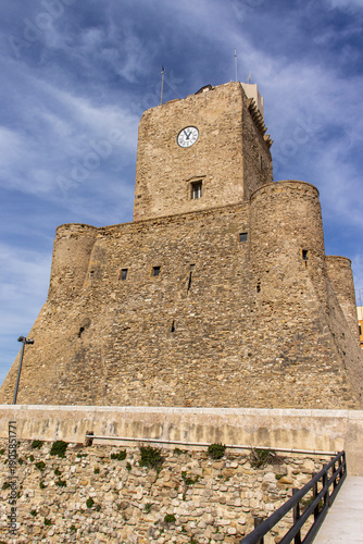 Termoli, seaside gem of Molise, unites a colorful medieval borgo on a rocky promontory, Swabian castle, Romanesque cathedral and wide sandy beaches lapped by the Adriatic.