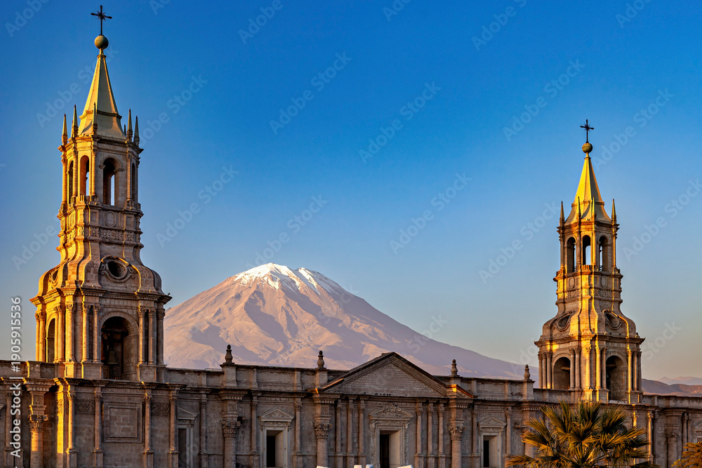 Fototapeta premium The Basilica Cathedral of Arequipa in Peru