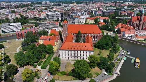 Panoramic Heart of Wrocław: 360° Orbit of Sand Island and Cathedral District