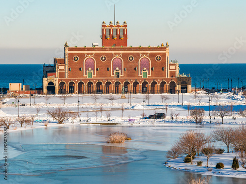 Tablou pe pânză Asbury Park Convention Hall in the Winter