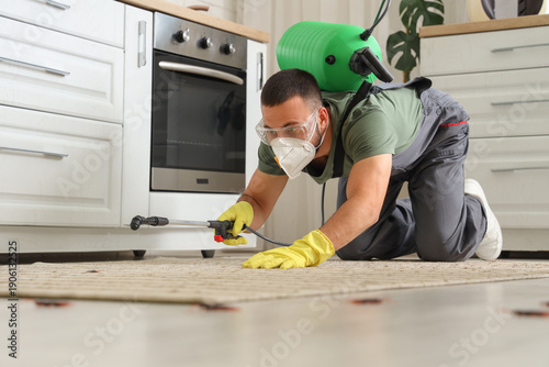 Male pest control specialis...