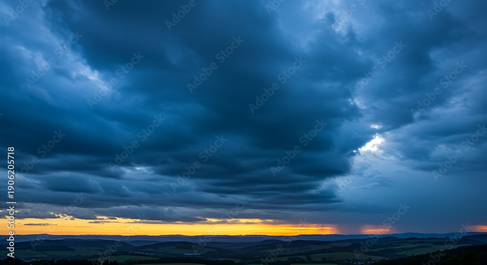 Obraz premium Indigo Hour's Embrace