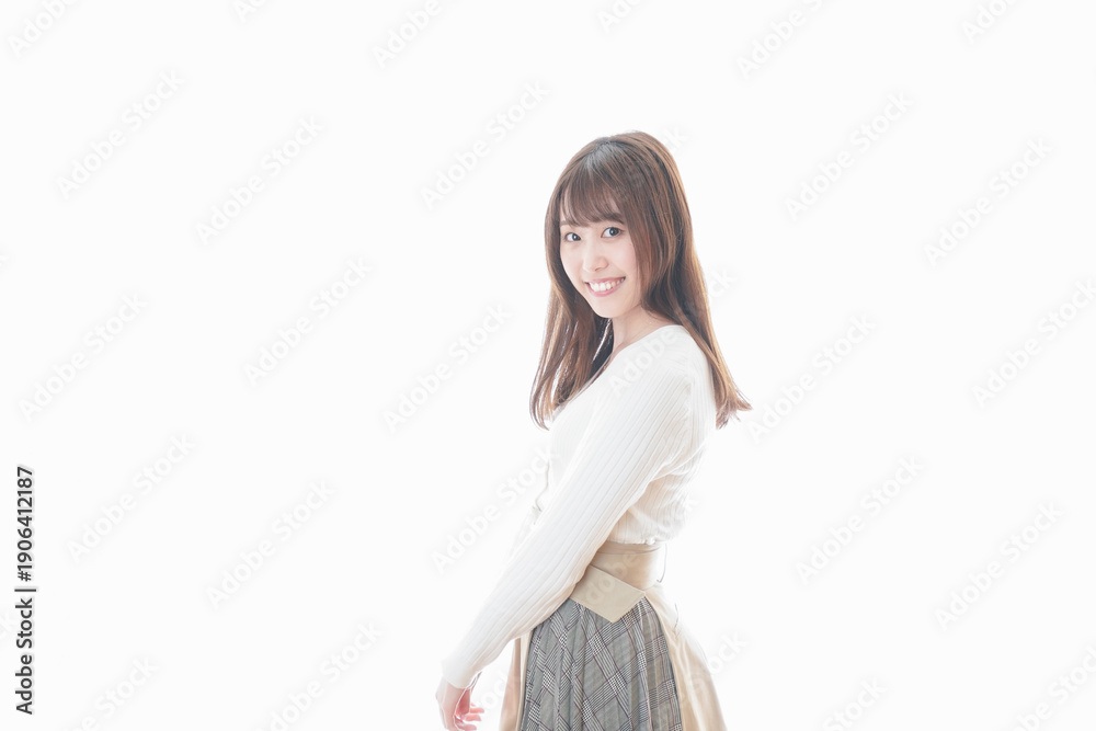 © maroke - 笑顔の若い女性ポートレート