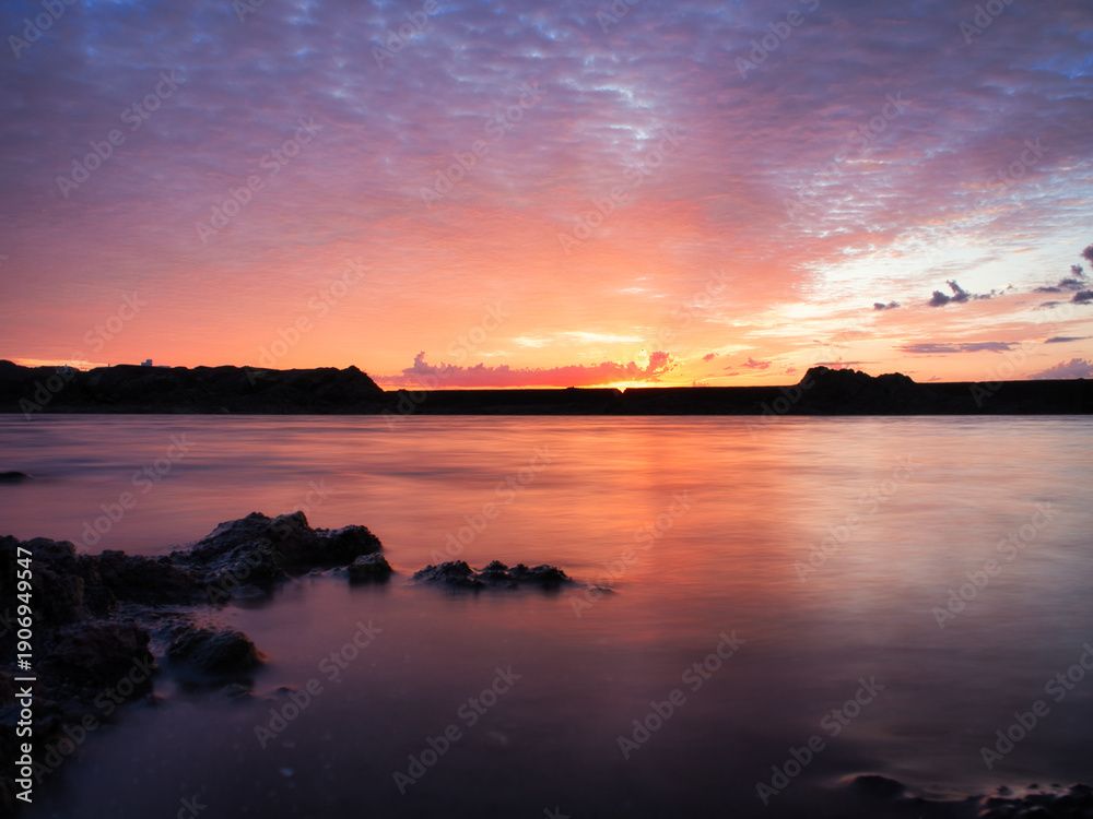 Fototapeta premium Colors of Sunset on a Quiet Shore