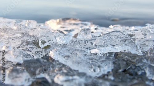 冬の風景　湖と氷