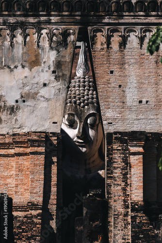 Ancient Buddha statue at Su...