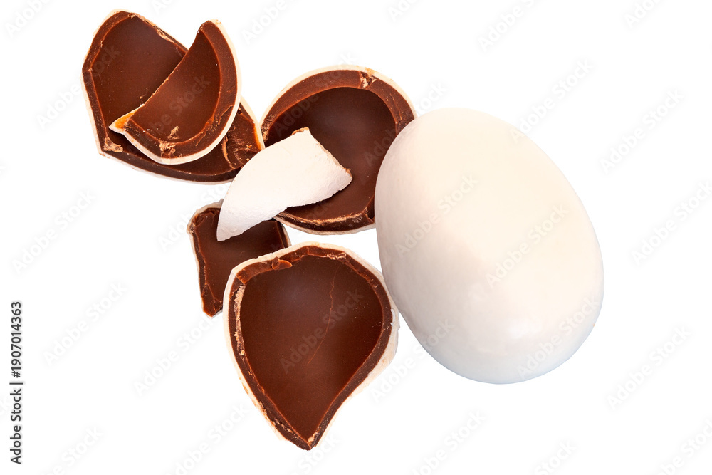 Obraz premium candy Easter egg with chocolate inside on transparent background