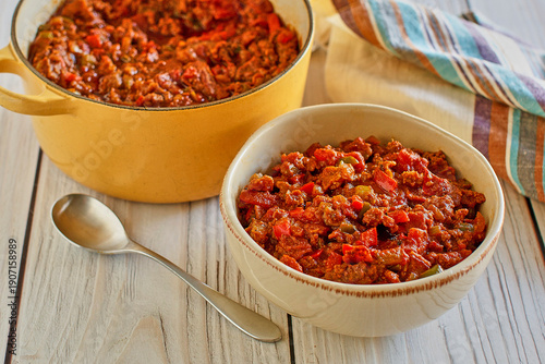 Obraz na płótnie smoky bacon chili made with ground beef and chopped tomato