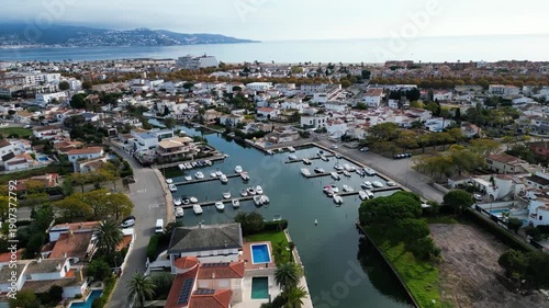 Kanäle in Empuriabrava, Spanien.