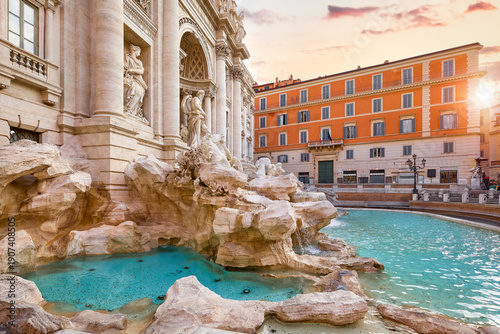 фотографія Trevi Fountain in Rome, Italy