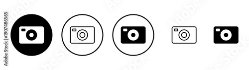 Camera icon vector. photo camera sign and symbol. photography icon.