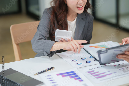 Business Data Analysis and Statistical Graphs Meeting for Strategic Planning