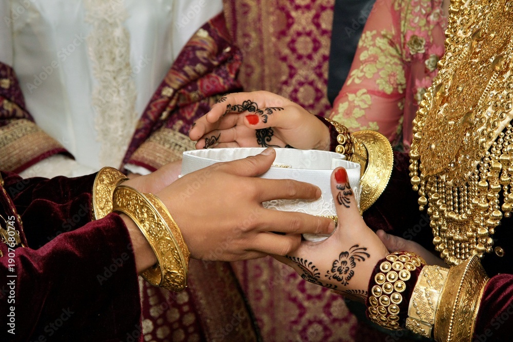Fotografie Unveiling the wedding dowry