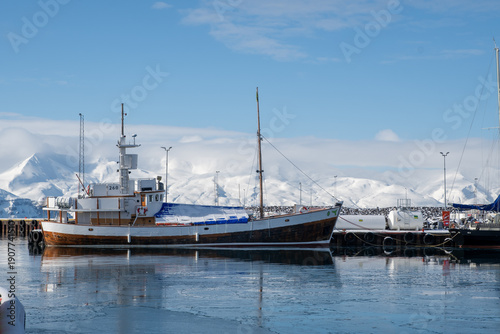 Foto boats in the harbor