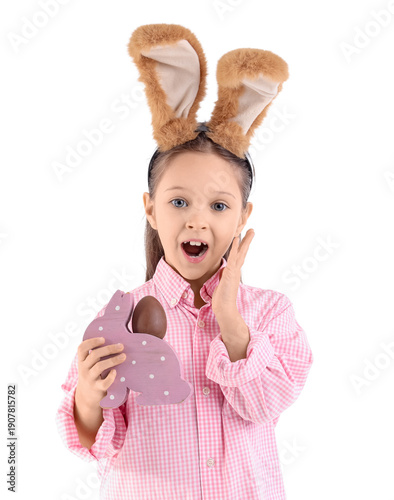 Shocked little girl in bunn...