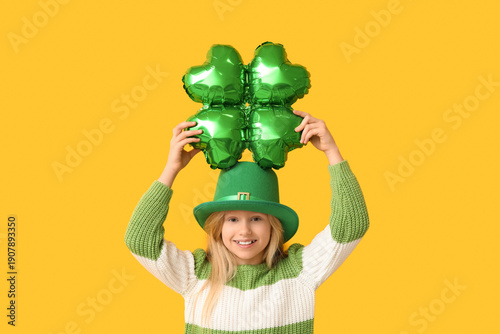 Cute little girl in leprech...