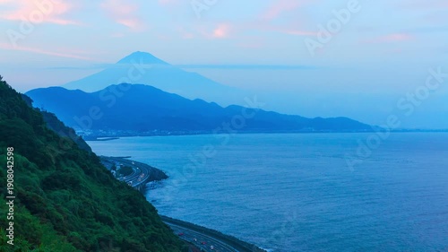 静岡県静岡市清水区のさった峠から眺める夕暮れの富士山（タイムラプス）