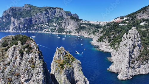 Fotografía Faraglioni In Capri Naples Italy