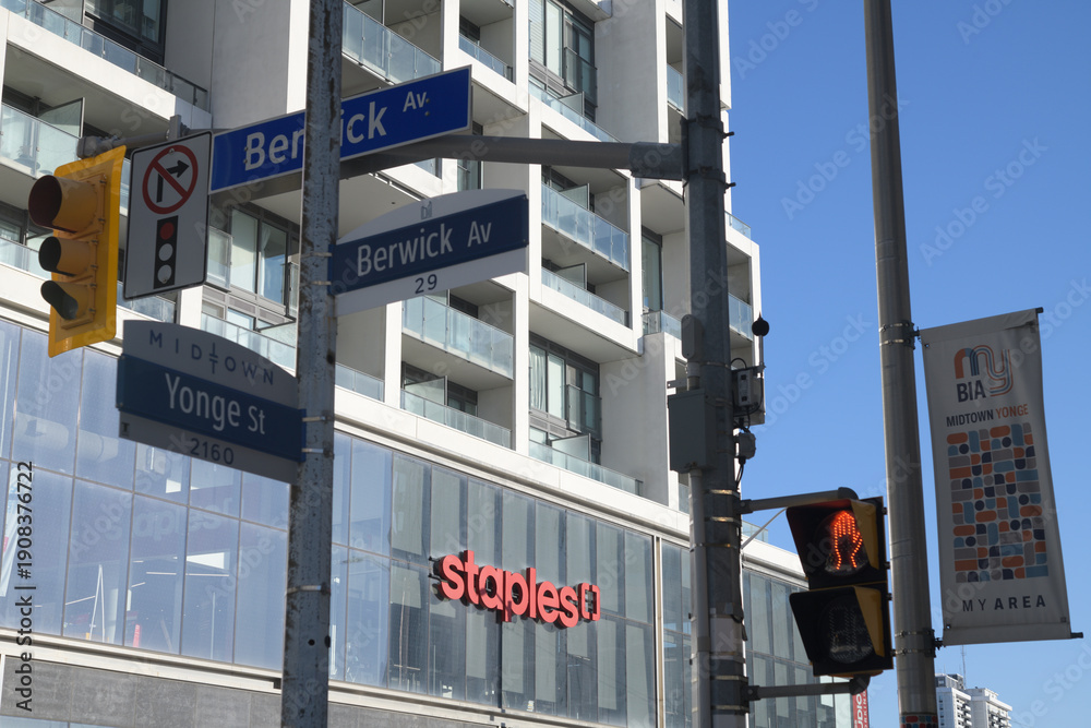 Fototapeta premium sign on the exterior of Staples, an office supply store, located at 2149 Yonge St near Berwick Av. Toronto